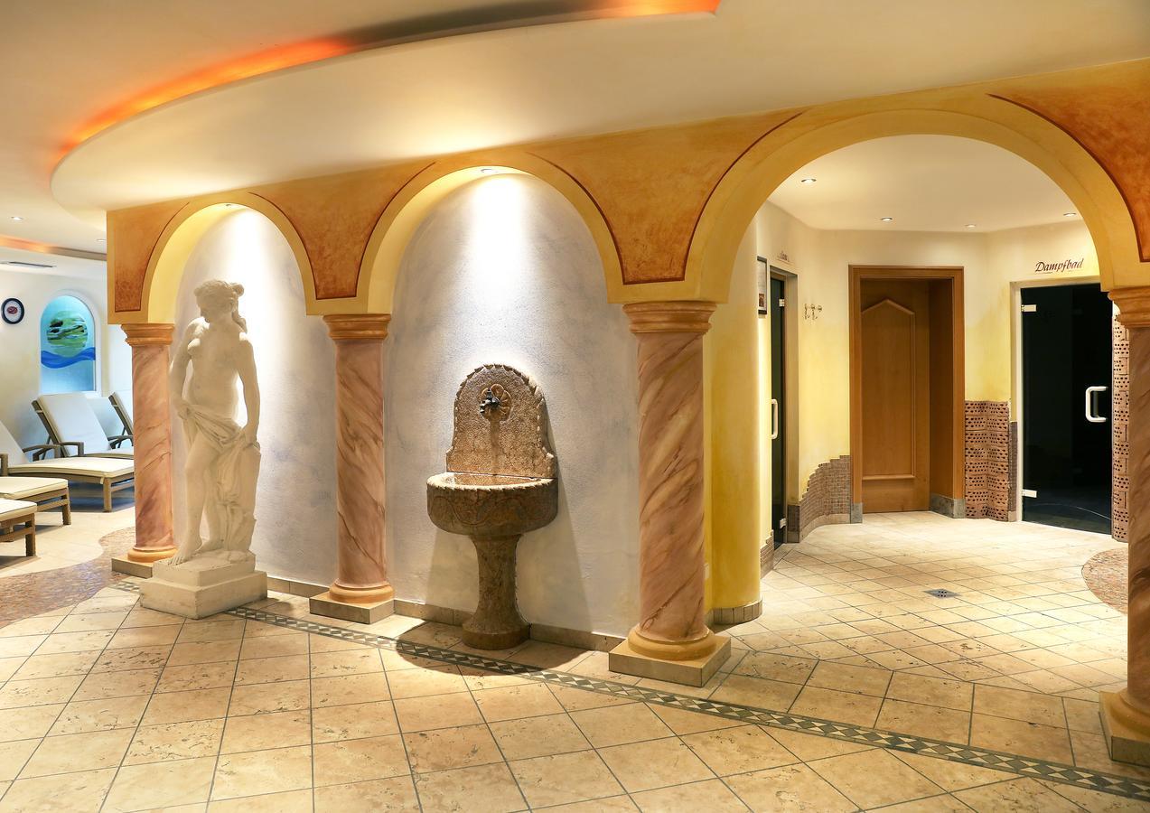 Hotel Maria Theresia Silandro Εξωτερικό φωτογραφία
