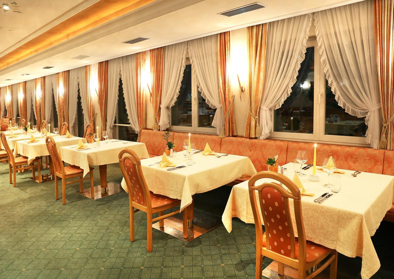 Hotel Maria Theresia Silandro Εξωτερικό φωτογραφία
